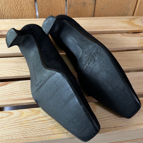 90s Stuart Weitzman Black Perforated Suede Kitten Heels, Size 7.5 Made in Spain - Picture 8 of 14